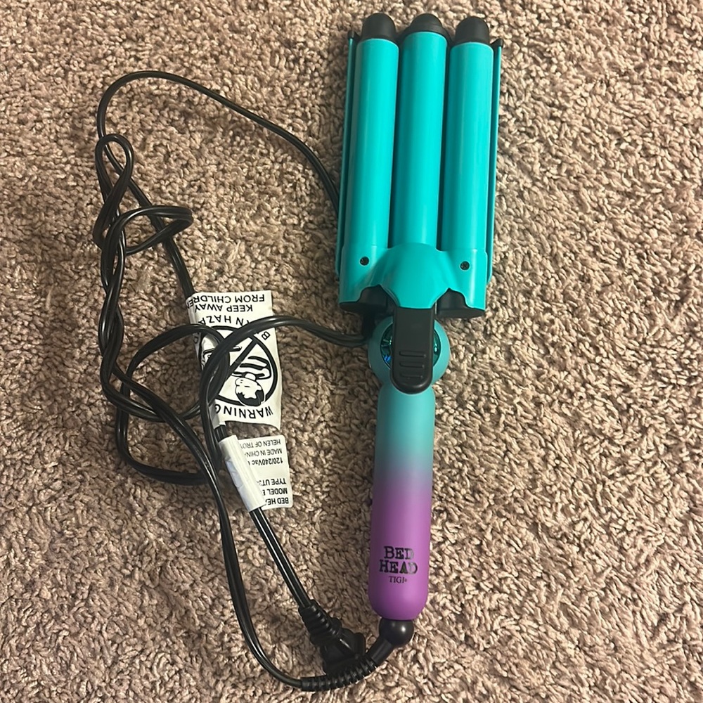 Bed head crimper. Only used a handful of times